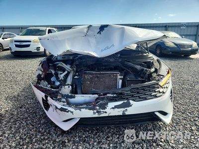 Piąte zdjęcie samochodu w środku: 2022 KIA K5 LXS VIN:5XXG14J27NG118541 - miniatura