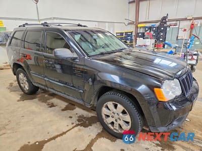Czwarte zdjęcie samochodu z boku: 2008 JEEP GRAND CHEROKEE LAREDO VIN:1J8HR48M58C150941 - miniatura