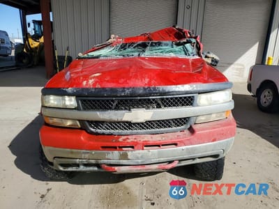 Piąte zdjęcie samochodu w środku: 2002 CHEVROLET SILVERADO K2500 HEAVY DUTY VIN:1GCHK23G12F102747 - miniatura