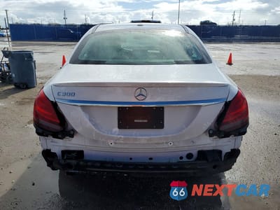 Zdjęcie 6 z 12 samochodu: 2020 MERCEDES-BENZ C 300 VIN:55SWF8DB2LU333324 - miniatura