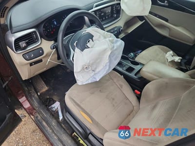 Zdjęcie 8 z 12 samochodu: 2019 KIA SORENTO LX VIN:5XYPG4A30KG558311 - miniatura