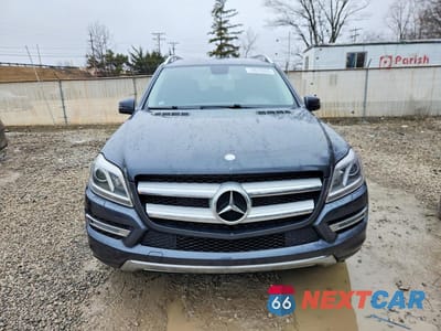 Piąte zdjęcie samochodu w środku: 2013 MERCEDES-BENZ GL 450 4MATIC VIN:4JGDF7CE9DA227781 - miniatura