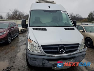 Piąte zdjęcie samochodu w środku: 2010 MERCEDES-BENZ SPRINTER 2500 VIN:WD3PE7CC8A5497201 - miniatura