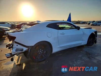 Trzecie zdjęcie samochodu z tyłu: 2018 CHEVROLET CAMARO SS VIN:1G1FH1R75J0138877 - miniatura
