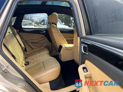 Zdjęcie 6 z 10 samochodu: 2017 PORSCHE MACAN VIN:WP1AA2A5XHLB82211 - miniatura