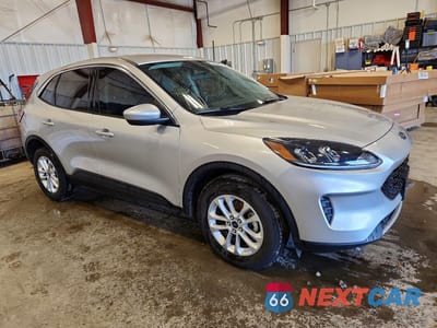 Czwarte zdjęcie samochodu z boku: 2020 FORD ESCAPE SE VIN:1FMCU9G62LUC13718 - miniatura