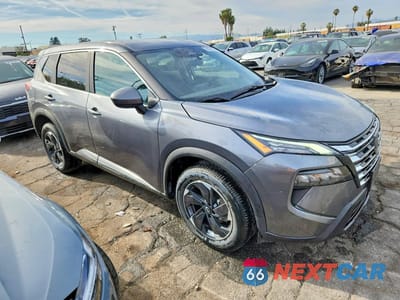 Czwarte zdjęcie samochodu z boku: 2025 NISSAN ROGUE SV VIN:5N1BT3BB0SC806630 - miniatura