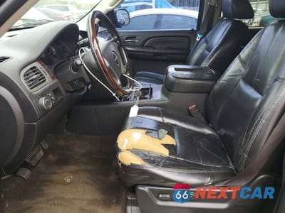 Zdjęcie 7 z 13 samochodu: 2008 GMC YUKON DENALI VIN:1GKFK63818J143591 - miniatura