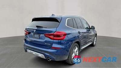Czwarte zdjęcie samochodu z boku: 2019 BMW X3 SDRIVE30I VIN:5UXTR7C5XKLF30580 - miniatura