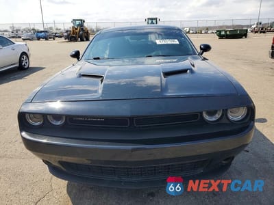 Piąte zdjęcie samochodu w środku: 2016 DODGE CHALLENGER SXT VIN:2C3CDZAG2GH283352 - miniatura
