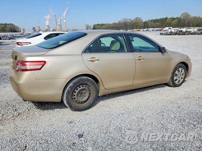 Trzecie zdjęcie samochodu z tyłu: 2010 TOYOTA CAMRY LE VIN:4T4BF3EK3AR014943 - miniatura