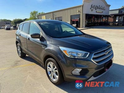 2017 FORD ESCAPE SE 1FMCU0GD7HUC67260 - główne zdjęcie licytacji z USA - miniatura