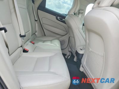 Zdjęcie 11 z 13 samochodu: 2019 VOLVO XC60 T5 MOMENTUM VIN:LYV102DK2KB288864 - miniatura