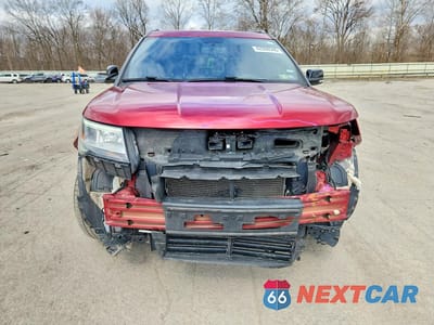 Piąte zdjęcie samochodu w środku: 2018 FORD EXPLORER XLT VIN:1FM5K8D87JGC31917 - miniatura