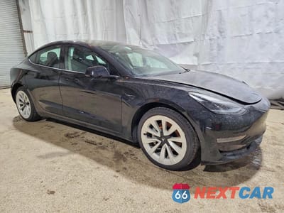 Czwarte zdjęcie samochodu z boku: 2022 TESLA MODEL 3 VIN:5YJ3E1EA4NF369636 - miniatura