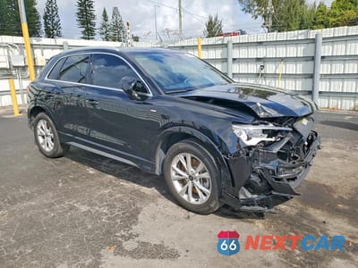 Czwarte zdjęcie samochodu z boku: 2023 AUDI Q3 PREMIUM S LINE 45 VIN:WA1DECF31P1090537 - miniatura