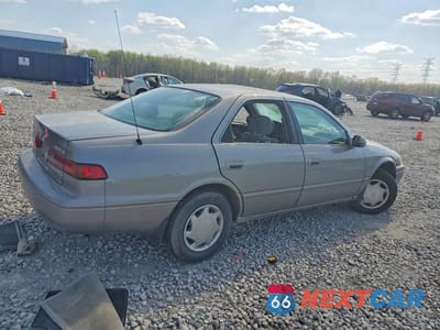 Trzecie zdjęcie samochodu z tyłu: 1998 TOYOTA CAMRY CE VIN:4T1BG22K5WU355466 - miniatura