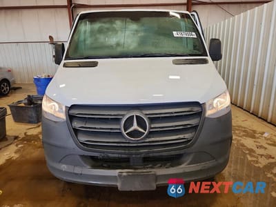 Piąte zdjęcie samochodu w środku: 2024 MERCEDES BENZ SPRINTER 2500 907 (VS30) DELIVERY VAN VIN:W1Y4KBHY0RT184509 - miniatura