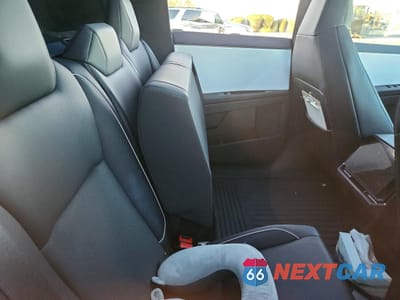 Zdjęcie 11 z 14 samochodu: 2024 TESLA CYBERTRUCK VIN:7G2CEHED2RA005007 - miniatura