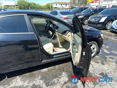 Piąte zdjęcie samochodu w środku: 2015 VOLVO S60 PREMIER VIN:YV140MFB7F2317038 - miniatura