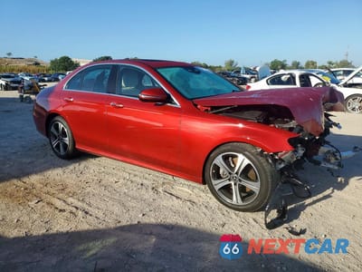 Czwarte zdjęcie samochodu z boku: 2019 MERCEDES-BENZ E 300 VIN:WDDZF4JB5KA689100 - miniatura