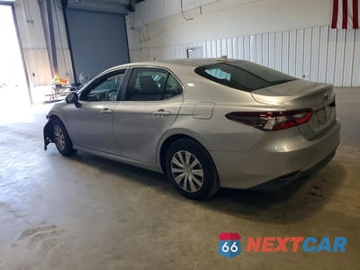 Drugie zdjęcie samochodu z przodu: 2022 TOYOTA CAMRY HYBRID LE VIN:4T1C31AKXNU577544 - miniatura