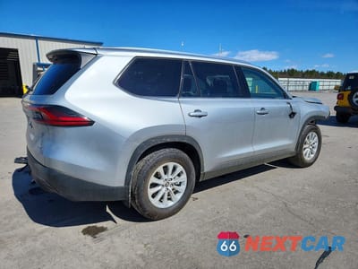 Trzecie zdjęcie samochodu z tyłu: 2026 TOYOTA GRAND HIGHLANDER XLE VIN:5TDAAAB52TS122408 - miniatura