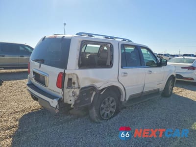 Trzecie zdjęcie samochodu z tyłu: 2003 LINCOLN NAVIGATOR VIN:5LMFU28R53LJ32857 - miniatura