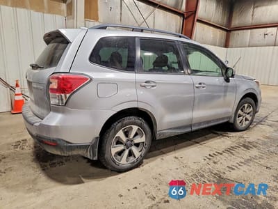Trzecie zdjęcie samochodu z tyłu: 2018 SUBARU FORESTER 2.5I PREMIUM VIN:JF2SJAGC5JH506858 - miniatura
