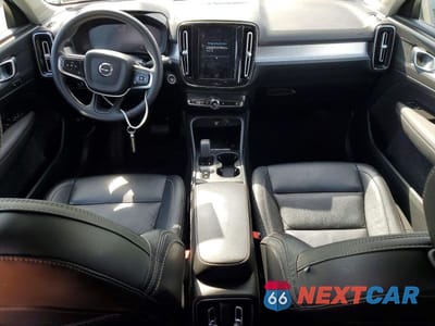 Zdjęcie 8 z 12 samochodu: 2022 VOLVO XC40 T5 MOMENTUM VIN:YV4162UK6N2761960 - miniatura