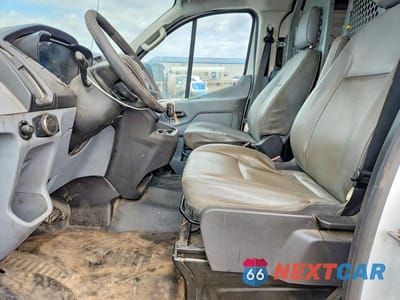 Zdjęcie 7 z 12 samochodu: 2019 FORD TRANSIT 250 UTILITY / SERVICE VAN VIN:1FTYR1YM9KKB81614 - miniatura