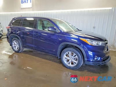 Czwarte zdjęcie samochodu z boku: 2015 TOYOTA HIGHLANDER XLE VIN:5TDJKRFH4FS138372 - miniatura