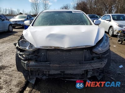 Piąte zdjęcie samochodu w środku: 2015 HYUNDAI ELANTRA SE VIN:KMHDH4AE2FU266063 - miniatura