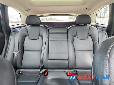 Zdjęcie 10 z 12 samochodu: 2018 VOLVO XC60 T5 MOMENTUM VIN:YV4102RK9J1030157 - miniatura