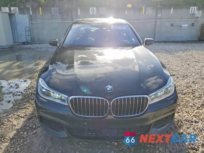 Piąte zdjęcie samochodu w środku: 2018 BMW 750 XI VIN:WBA7F2C57JG423745 - miniatura