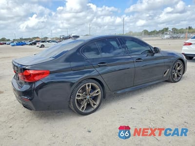 Trzecie zdjęcie samochodu z tyłu: 2019 BMW M550XI VIN:WBAJB9C58KB464295 - miniatura