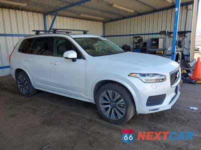 Czwarte zdjęcie samochodu z boku: 2021 VOLVO XC90 T6 MOMENTUM VIN:YV4A221K5M1767267 - miniatura