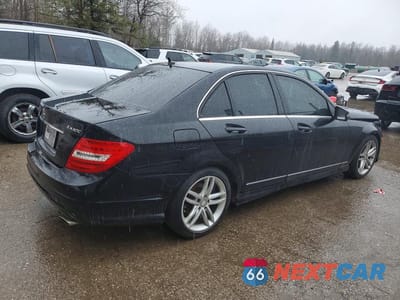 Trzecie zdjęcie samochodu z tyłu: 2012 MERCEDES-BENZ C 250 4MATIC VIN:WDDGF8FB3CA735614 - miniatura