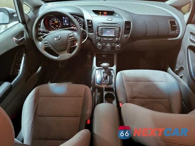 Zdjęcie 8 z 13 samochodu: 2017 KIA FORTE LX VIN:3KPFL4A70HE121005 - miniatura