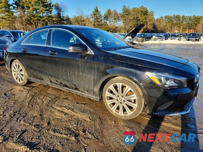 Czwarte zdjęcie samochodu z boku: 2019 MERCEDES-BENZ CLA 250 4MATIC VIN:WDDSJ4GB5KN719244 - miniatura