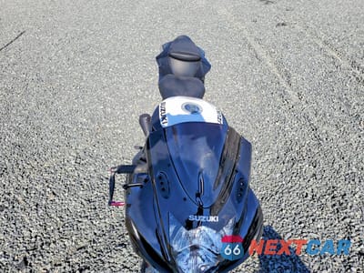 Piąte zdjęcie samochodu w środku: 2024 SUZUKI GSX-R750 VIN:JS1GR7MA0R7100081 - miniatura