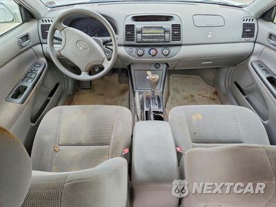 Zdjęcie 8 z 12 samochodu: 2005 TOYOTA CAMRY LE VIN:4T1BE32K55U409679 - miniatura