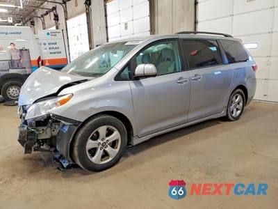2019 TOYOTA SIENNA LE 8-PASSENGER 5TDKZ3DC6KS983898 - główne zdjęcie licytacji z USA - miniatura