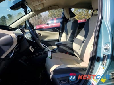 Zdjęcie 7 z 11 samochodu: 2017 TOYOTA PRIUS FOUR VIN:JTDKARFU4H3036045 - miniatura