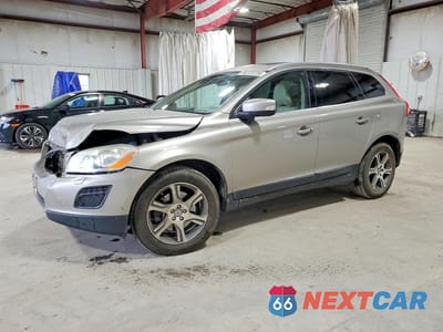 2011 VOLVO XC60 T6 YV4902DZ4B2144683 - główne zdjęcie licytacji z USA - miniatura
