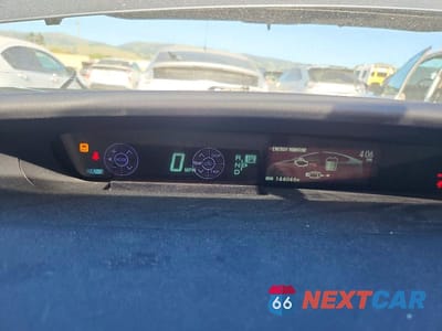 Zdjęcie 9 z 12 samochodu: 2013 TOYOTA PRIUS TWO VIN:JTDKN3DU0D5611549 - miniatura