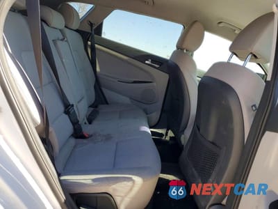 Zdjęcie 11 z 12 samochodu: 2019 HYUNDAI TUCSON SE VIN:KM8J2CA47KU949053 - miniatura