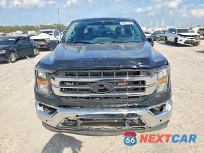Piąte zdjęcie samochodu w środku: 2023 FORD F150 SUPERCREW VIN:1FTEW1CP4PKD33674 - miniatura