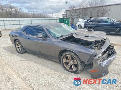 Czwarte zdjęcie samochodu z boku: 2018 DODGE CHALLENGER SXT VIN:2C3CDZAG1JH294740 - miniatura