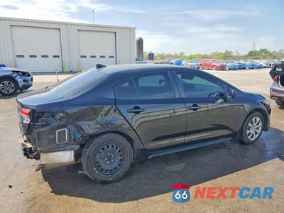 Trzecie zdjęcie samochodu z tyłu: 2021 TOYOTA COROLLA LE VIN:JTDEPMAEXMJ147817 - miniatura